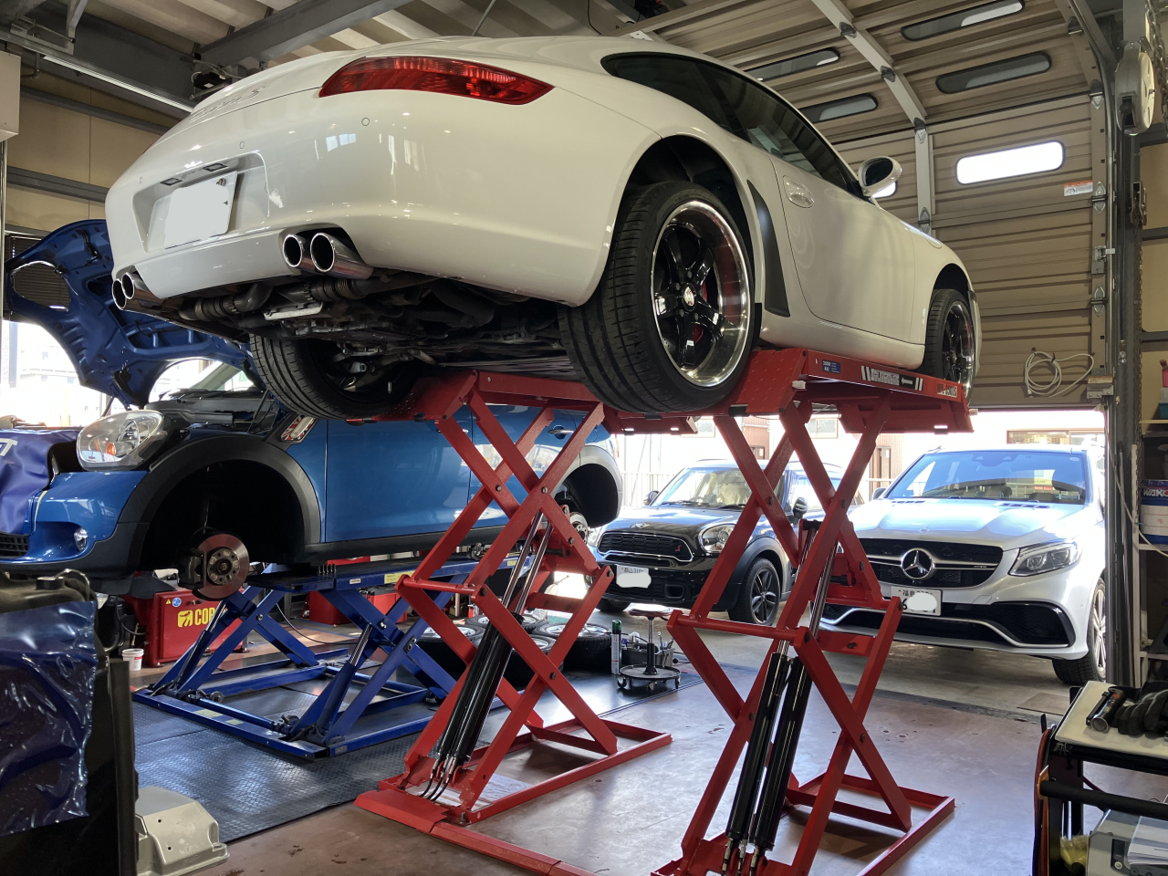 ポルシェ911 車検整備と冷却系統のトラブル修理