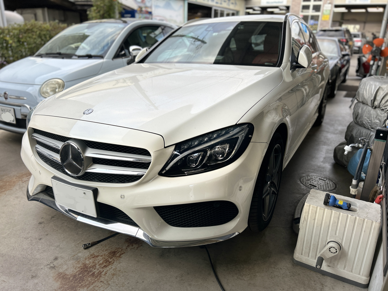 C220d W205 リヤの車高が下がる